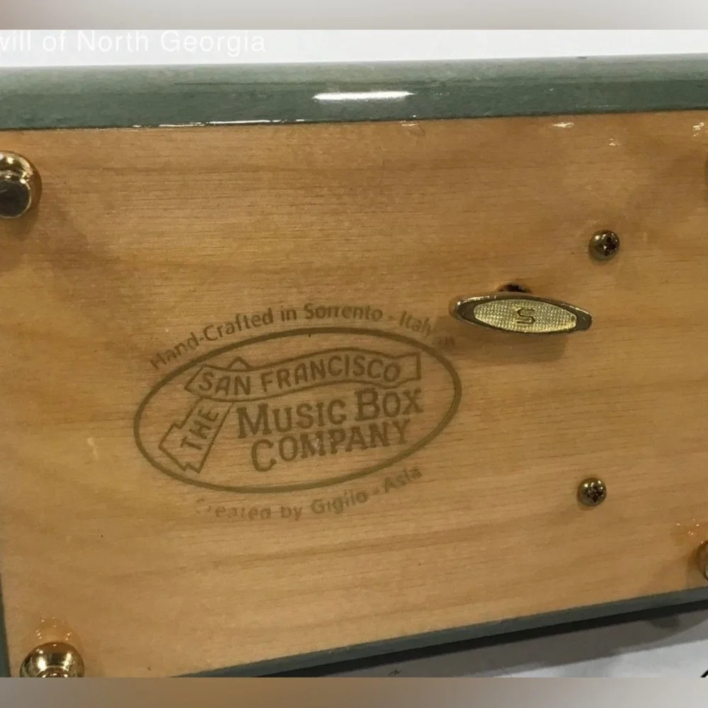 vintage San Fransico Music Box Company created by Gigilio Asia . Jewlery Box - Picture 4 of 4